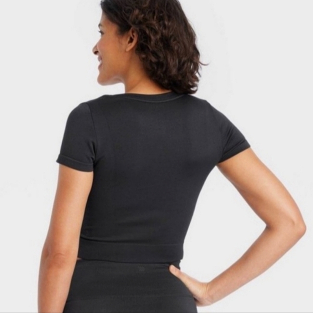 NWT All In Motion Seamless Crop Top - Picture 2 of 6